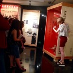 Laura Ars, tècnica de museu del MAE, a la visita guiada al MAE a seguidors d'Instagram, 19 setembre 2018