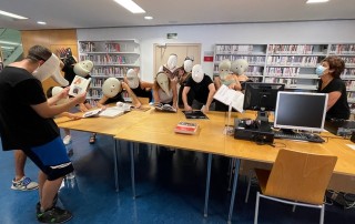 Classe d'Interpretació 2, professora Maria Codinachs, ESAD, a la biblioteca de Barcelona del MAE, 14 setembre 2021