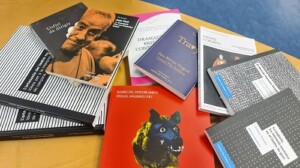 Llibres de la caça de llibres a la Setmana de Sant Jordi al MAE 2024