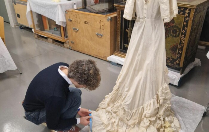 El CSIC Danza visita el MAE dins la seva investigació pràctica de l'evolució de la dansa espanyola (1894-1936).