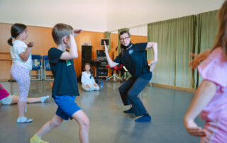Taller de dansa creativa per a nens/nenes a La Nit dels Museus 2025.