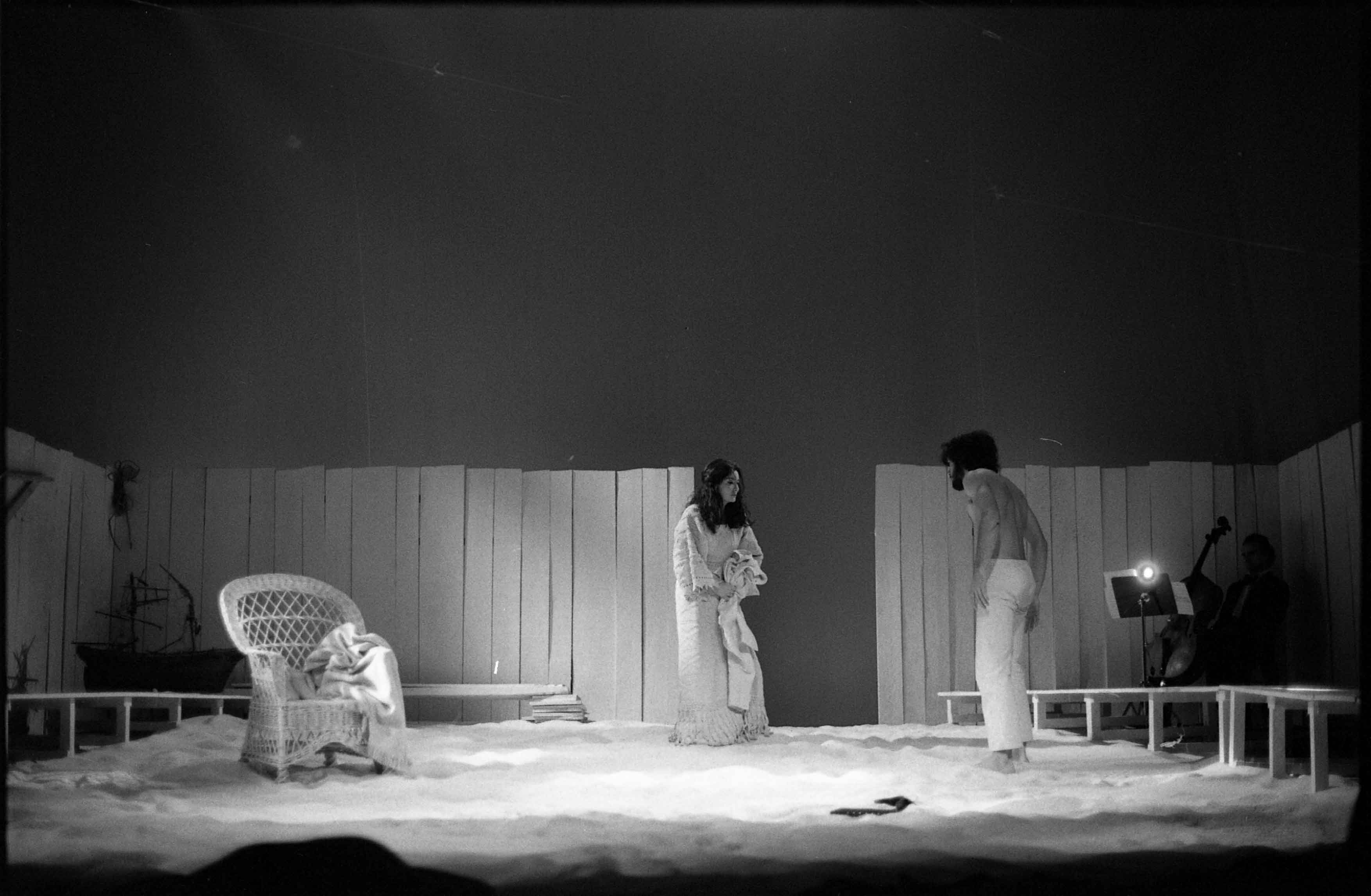 Fotografia.  Pilar Aymerich. Una altra Fedra, si us plau. Companyia Núria Espert. Teatre Barcelona. 1978