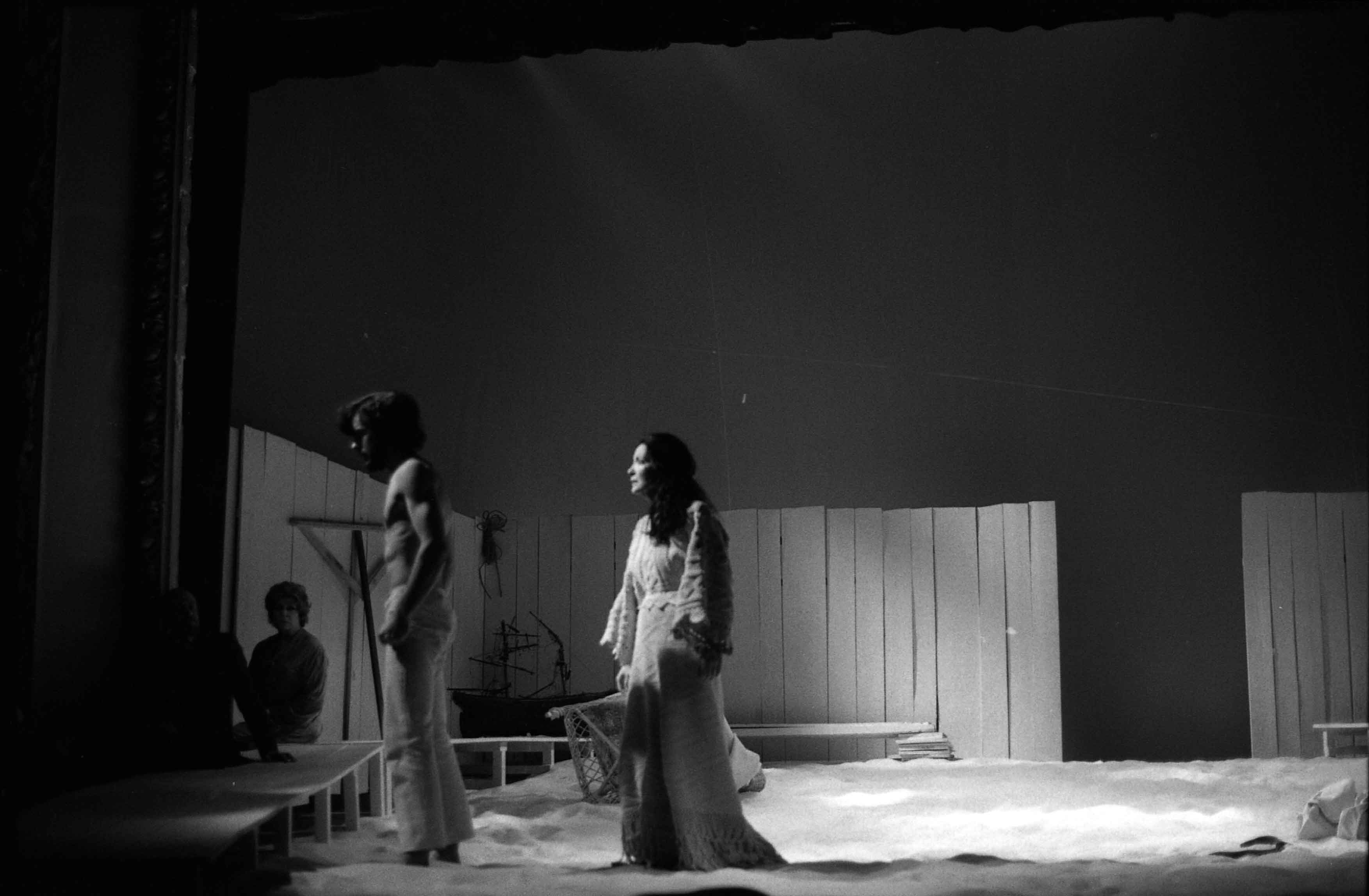 Fotografia.  Pilar Aymerich. Una altra Fedra, si us plau. Companyia Núria Espert. Teatre Barcelona. 1978