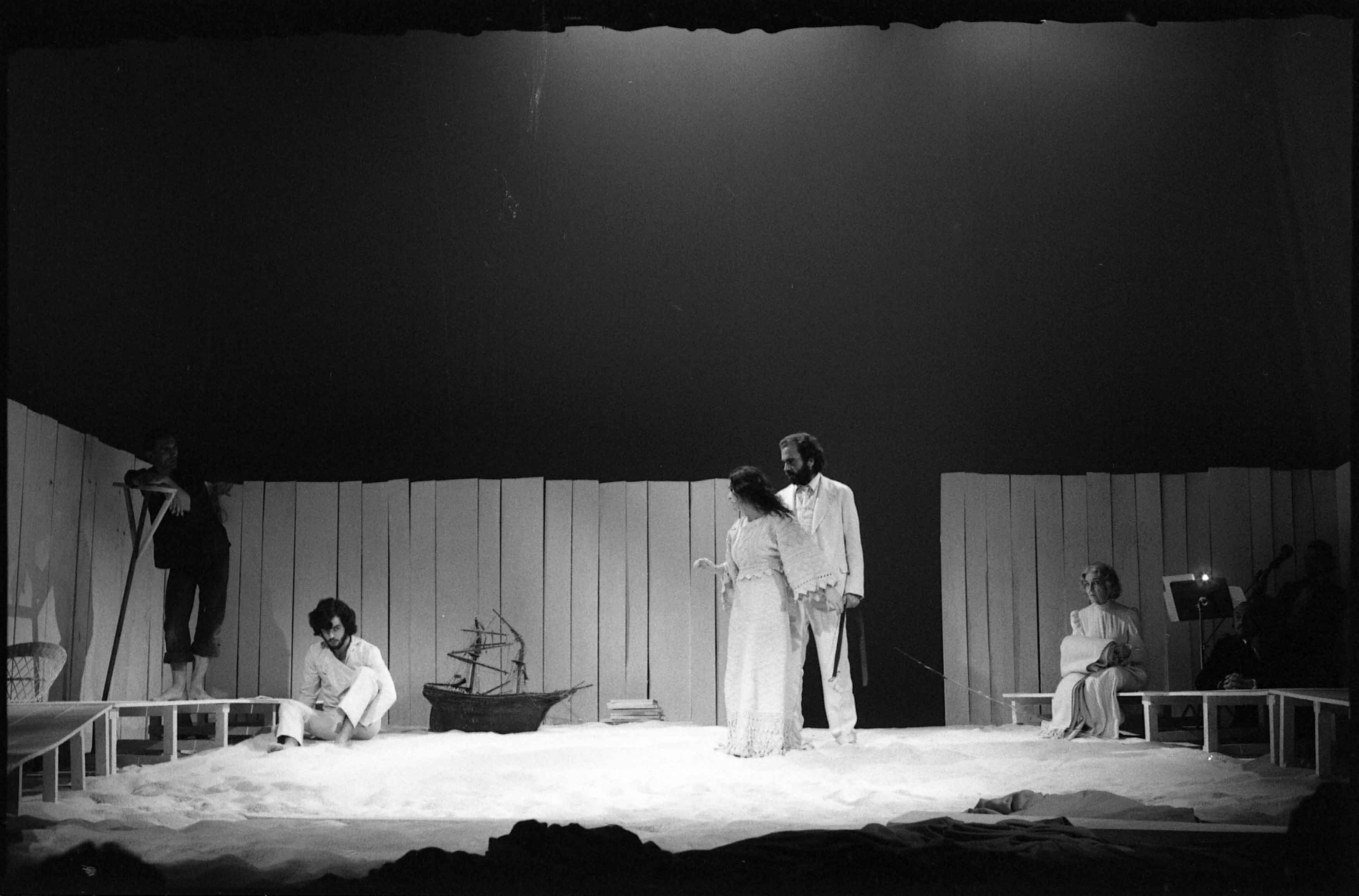 Fotografia. Pilar Aymerich. Una altra Fedra, si us plau. Companyia Núria Espert. Teatre Barcelona. 1978