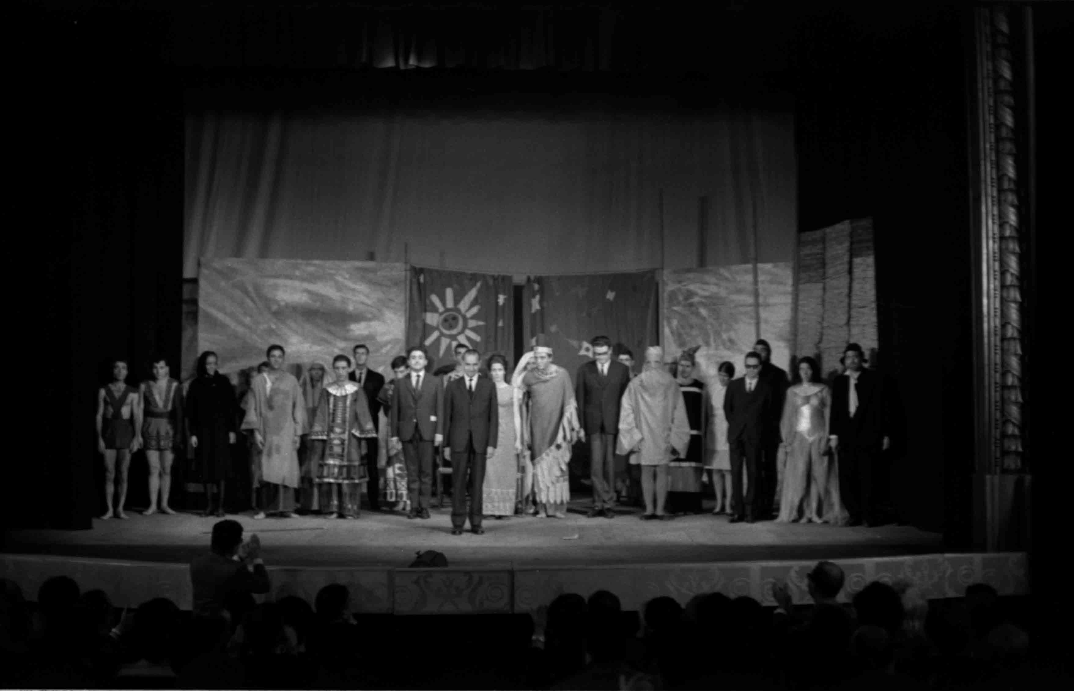 Fotografia. Andreu Basté. Gent de Sinera. Teatre Romea, 11/11/1963