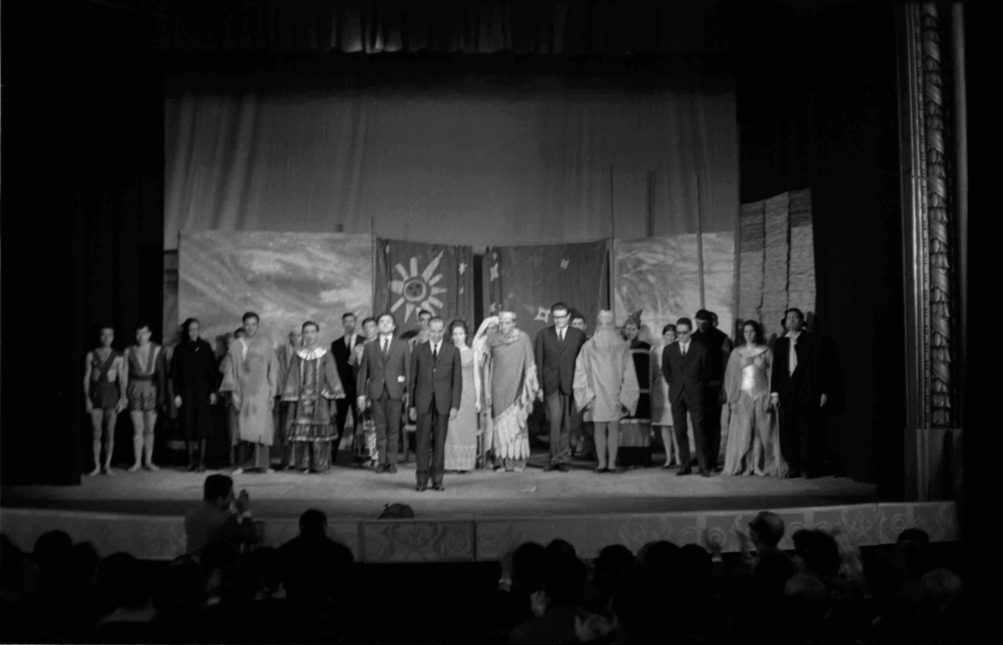 Fotografia. Andreu Basté. Gent de Sinera. Teatre Romea, 11/11/1963