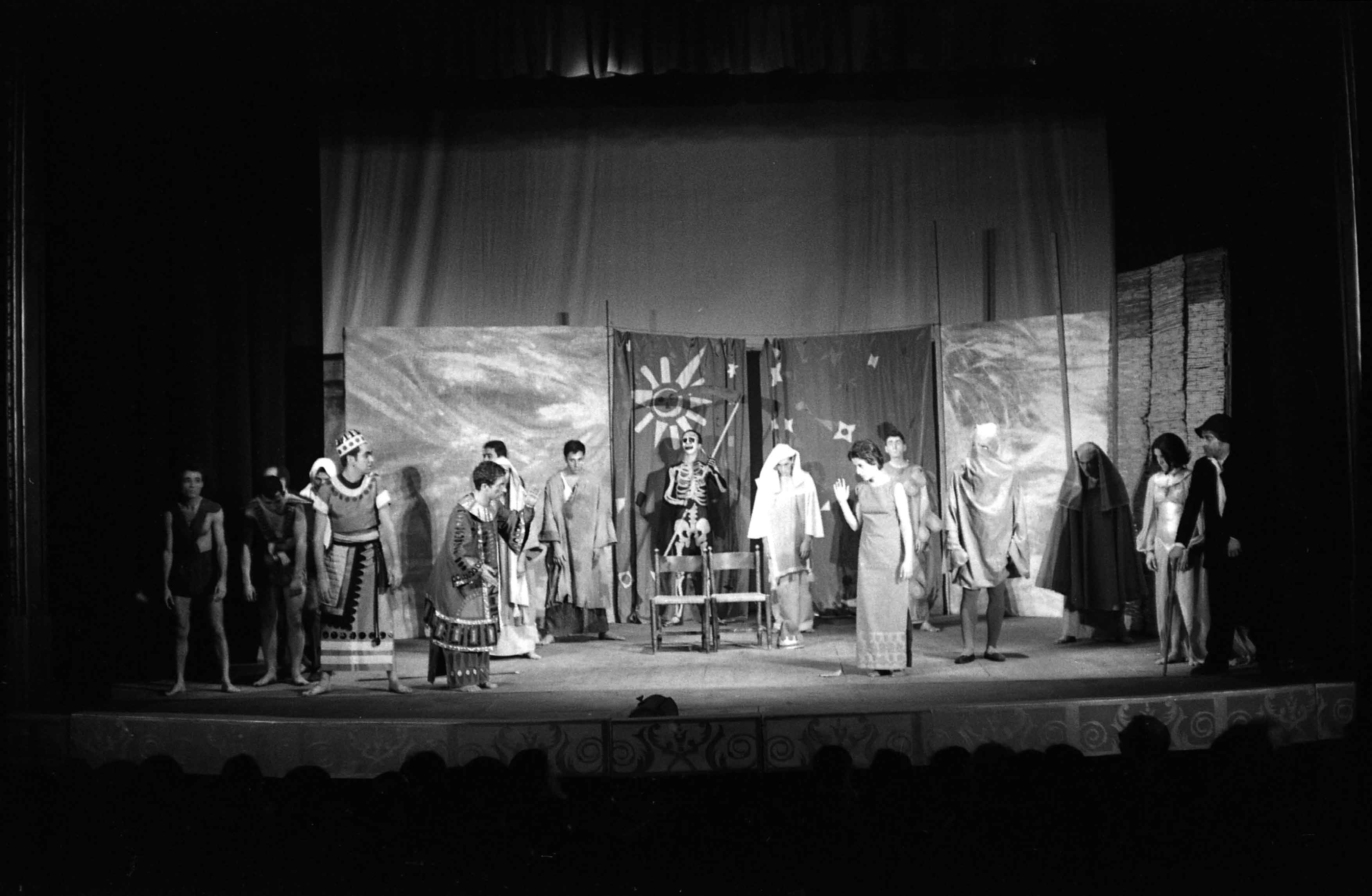 Fotografia. Andreu Basté. Gent de Sinera. Teatre Romea, 11/11/1963