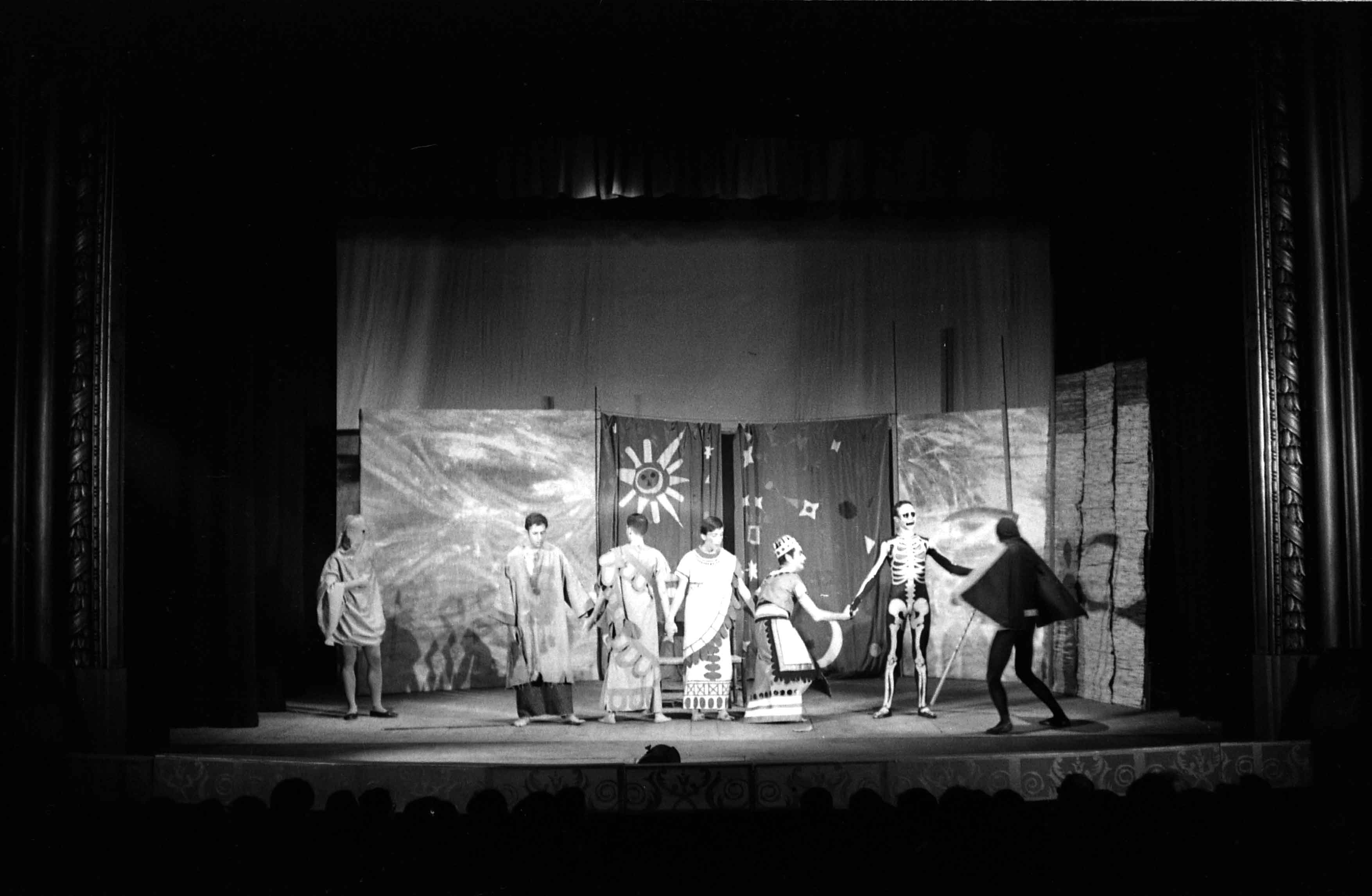 Fotografia. Andreu Basté. Gent de Sinera. Teatre Romea, 11/11/1963