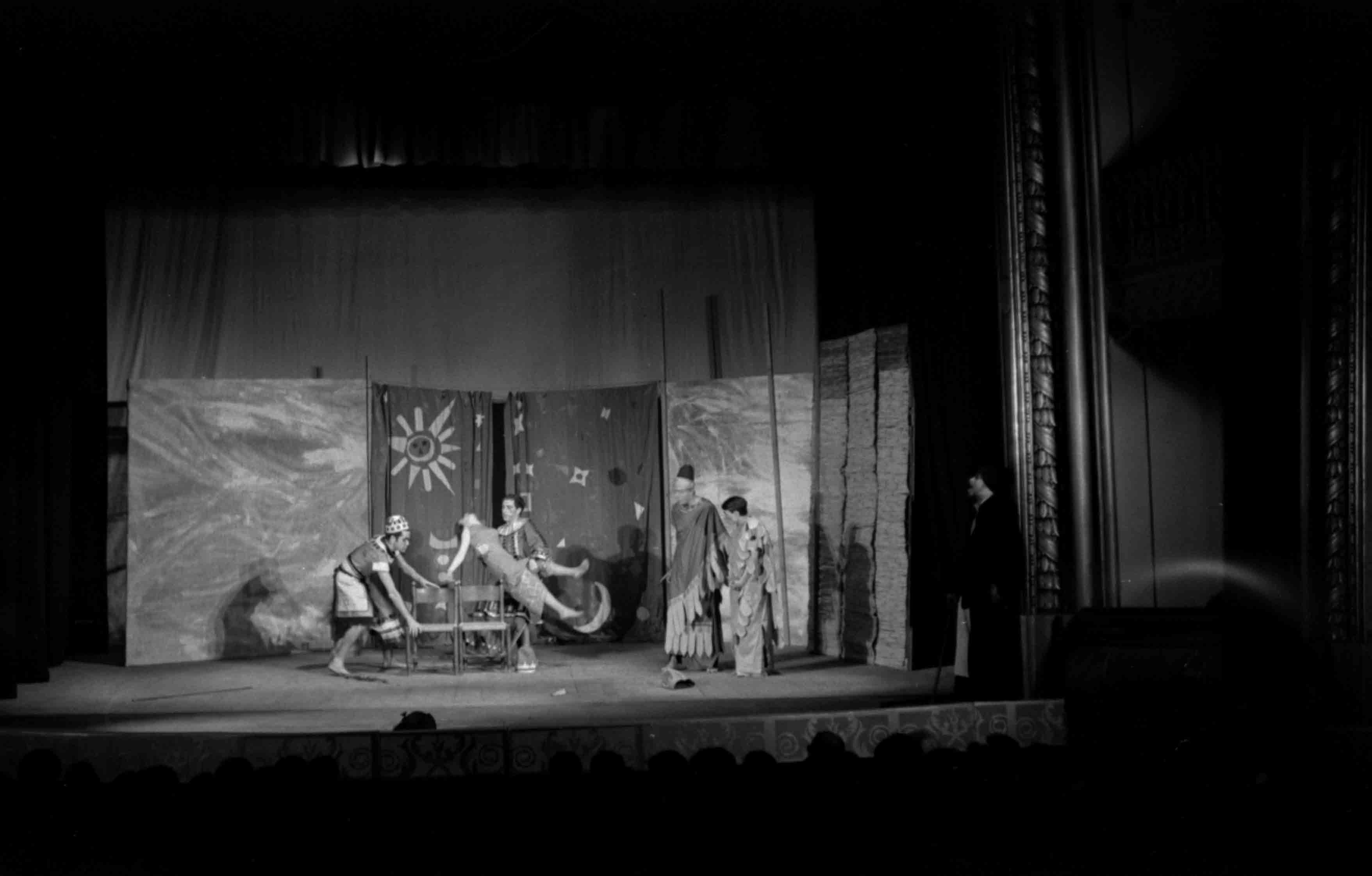 Fotografia. Andreu Basté. Gent de Sinera. Teatre Romea, 11/11/1963