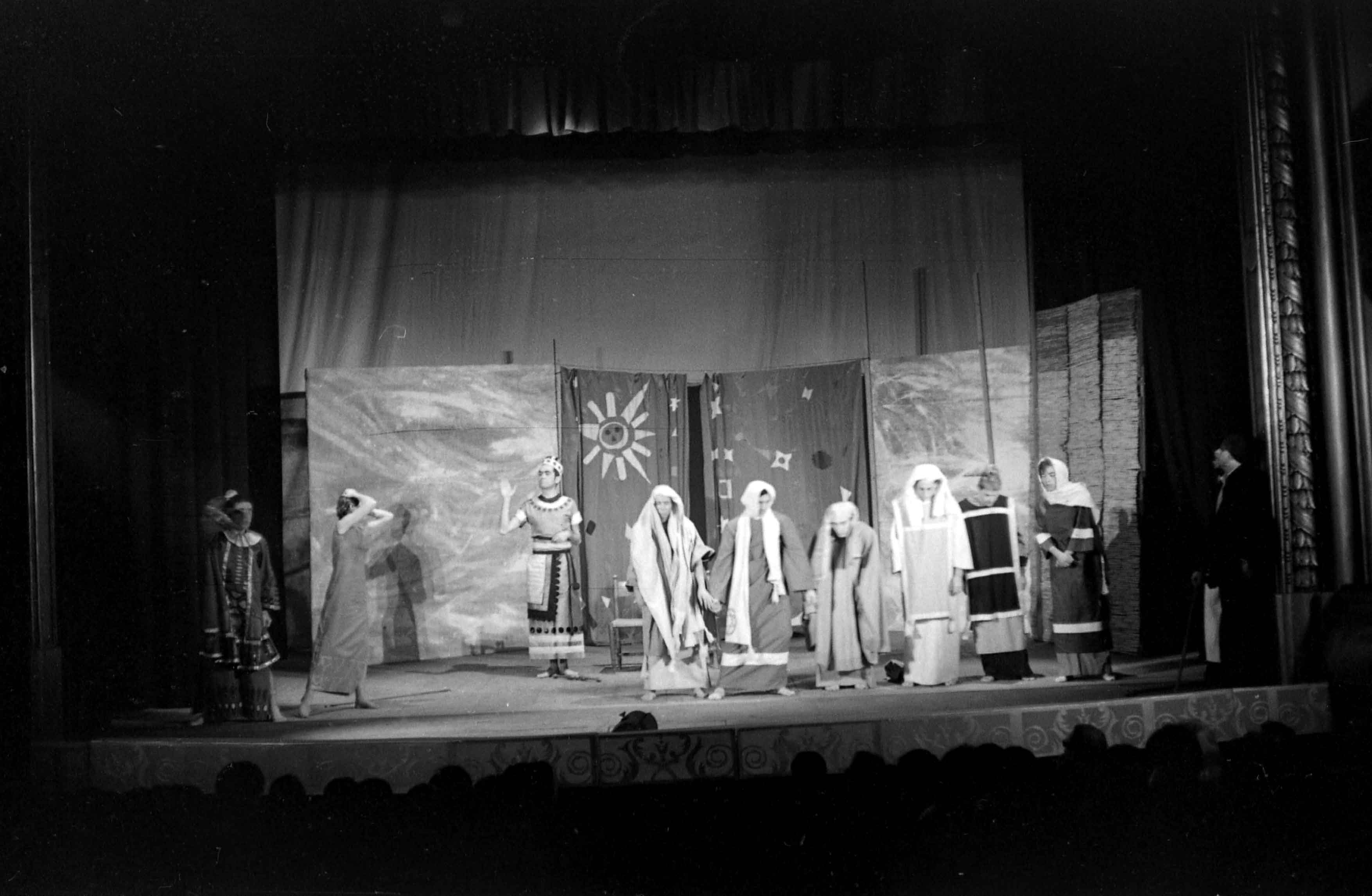 Fotografia. Andreu Basté. Gent de Sinera. Teatre Romea, 11/11/1963