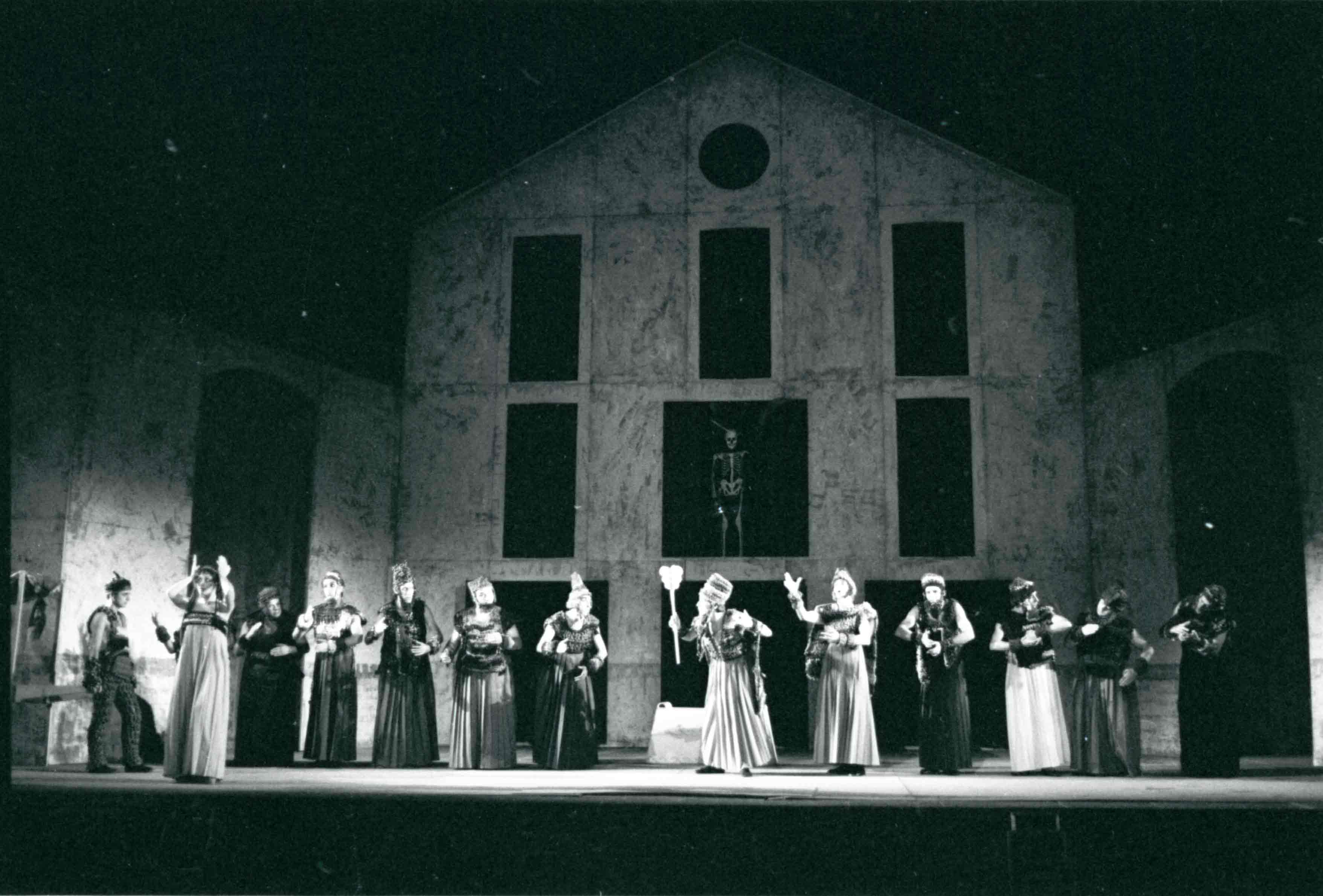 Fotografia. Pilar Aymerich. Primera història d'Esther. Teatre Grec, 1977