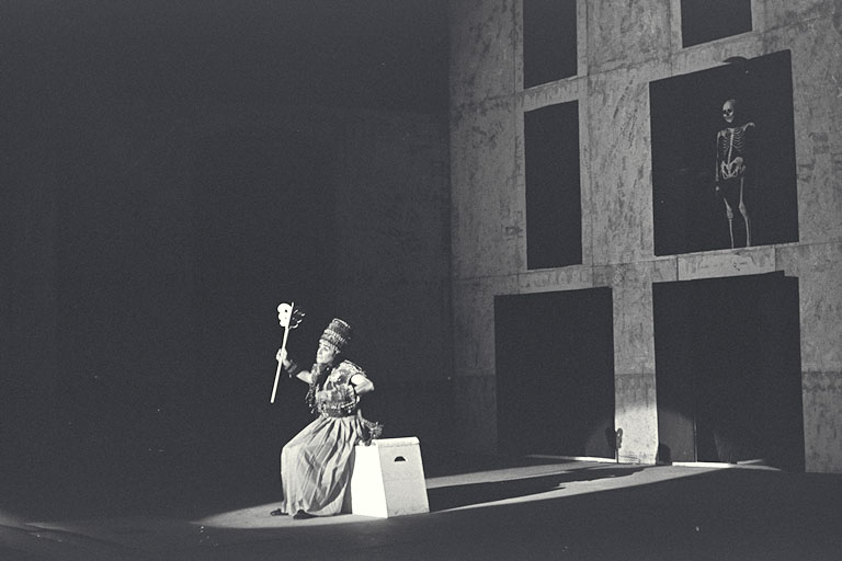 Fotografia. Pau Barceló. Primera història d'Esther. Teatre Grec. 1977