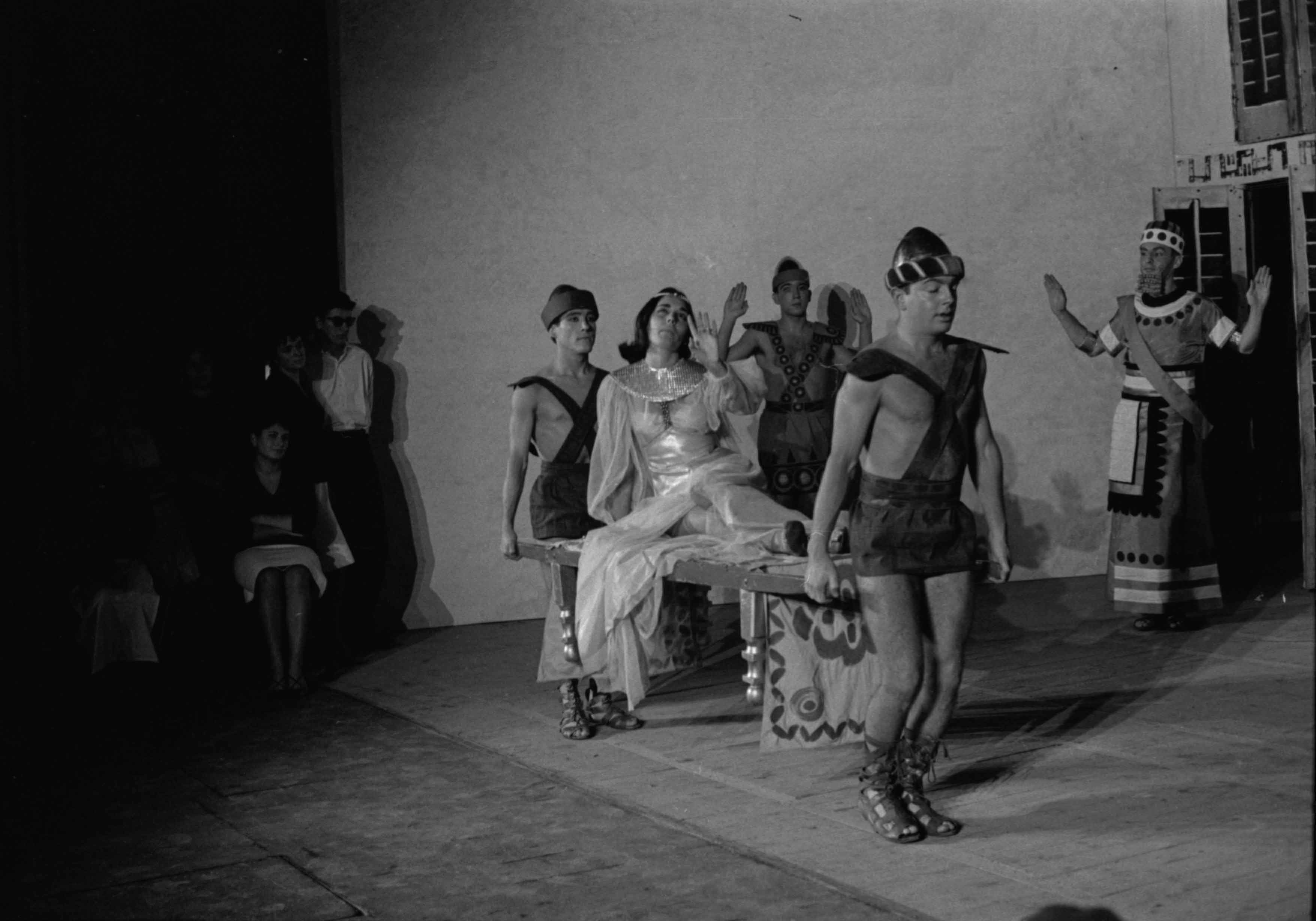 Fotografia. Andreu Basté. Primera història d'Esther. Teatre Romea, 4/10/1962