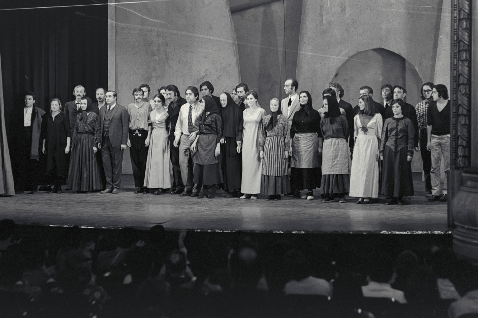 Fotografia. Pau Barceló. Ronda de mort a Sinera. Companyia Adrià Gual. Teatre Romea, 1970