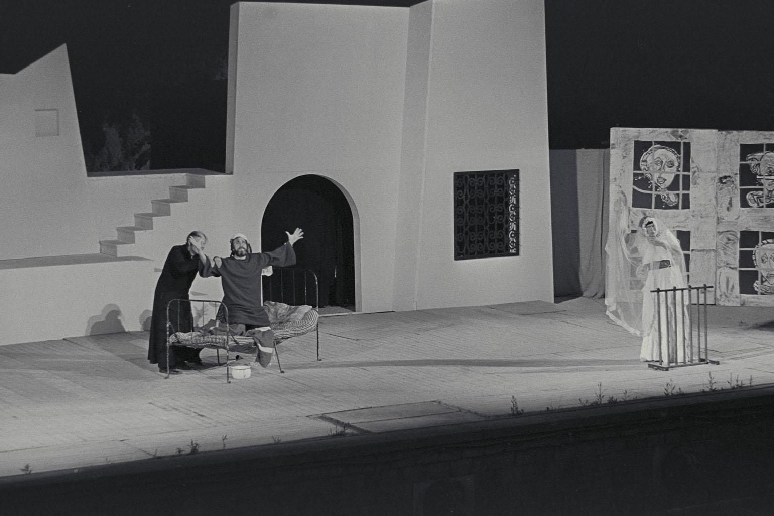 Fotografia. Pau Barceló. Ronda de mort a Sinera. Teatre Grec, 01/07/1975